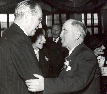 Herman-Breyer mit Bürgermeister Koref, 1954